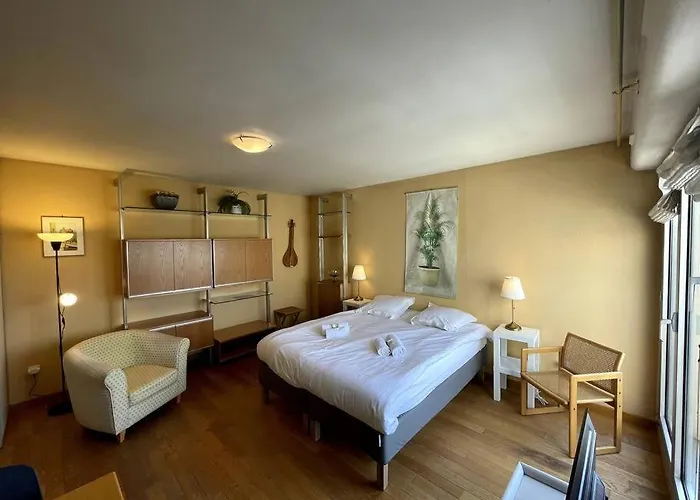 Tania, Hyper Centre-ville De Avec Parking Daire Caen